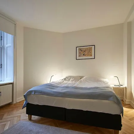 A Perfect Location In Inner City Apartman