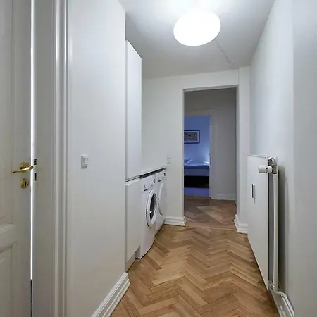 A Perfect Location In Inner City Apartman