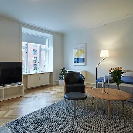 A Perfect Location In Inner City Apartman *